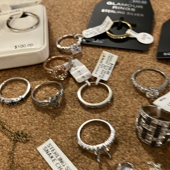 Big lot of ladies assorted beautiful jewelry in need of repairs, super deal!!! - Picture 10 of 10